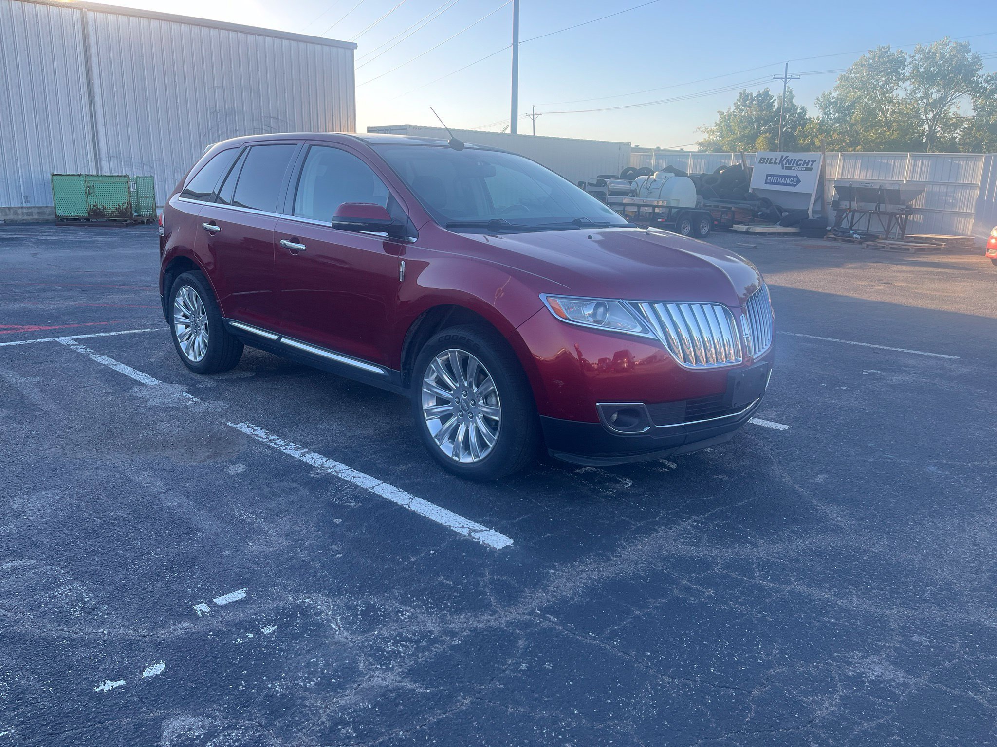 Used 2013 Lincoln MKX FWD image 1