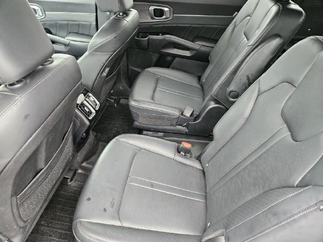 Used 2025 Kia Sorento SX AWD/4WD image 30