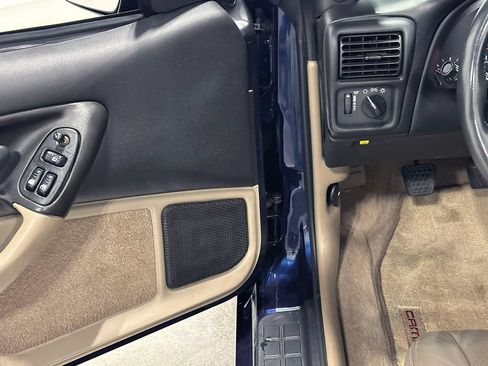 Used 2002 Chevrolet Camaro Z28 w/ SS Performance/Appearance Pkg RWD image 55