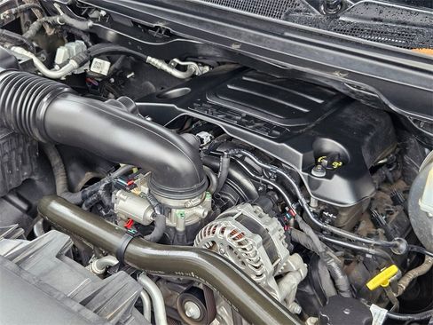 Used 2019 RAM 1500 Limited image 40