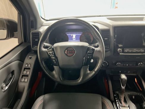 Used 2022 Nissan Frontier PRO-4X w/ Technology Package AWD/4WD image 11