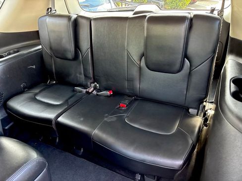 Used 2024 Nissan Armada SL w/ Captain's Chairs Package AWD/4WD image 28