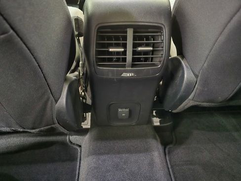 Used 2020 Ford Escape SE image 28