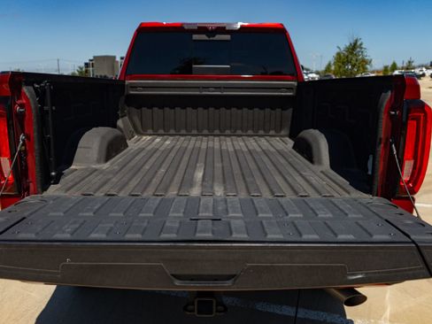 Used 2022 GMC Sierra 2500 AT4 w/ AT4 Premium Plus Package AWD/4WD image 25