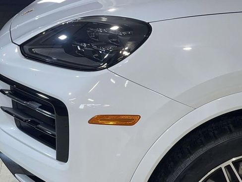 Certified 2025 Porsche Cayenne Coupe image 5