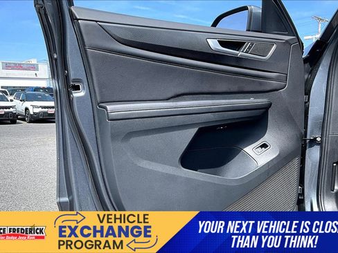 Used 2024 Volkswagen Atlas Cross Sport SEL R-Line image 20