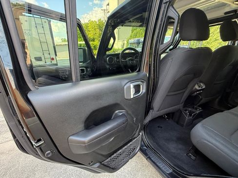 Used 2021 Jeep Wrangler Unlimited Sport AWD/4WD image 33