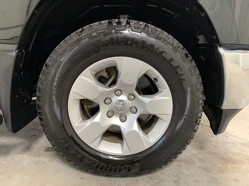 Used 2019 RAM 1500 Big Horn AWD/4WD image 13
