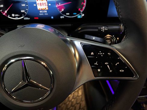 Certified 2025 Mercedes-Benz GLA 250 4MATIC image 29