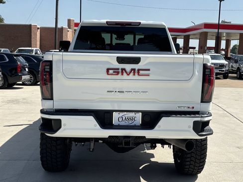 Used 2026 GMC Sierra 2500 AT4 w/ AT4 Premium Plus Package AWD/4WD image 4