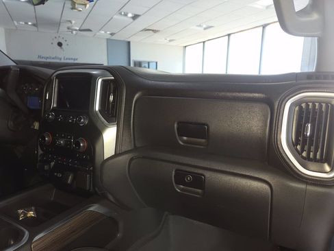 Used 2019 Chevrolet Silverado 1500 LT Trail Boss AWD/4WD image 33