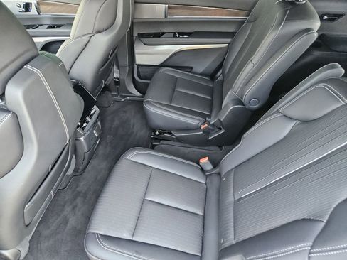 New 2026 Cadillac Vistiq Sport image 23