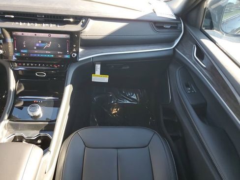 New 2026 Jeep Grand Cherokee Limited w/ Limited Altitude Package RWD image 18