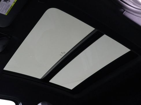 Used 2023 BMW X4 xDrive30i w/ Convenience Package image 18