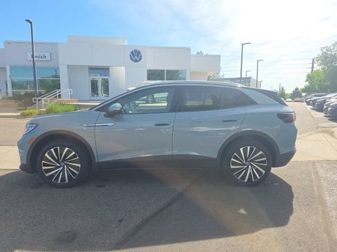 Used 2023 Volkswagen ID.4 Pro S Plus AWD/4WD image 2