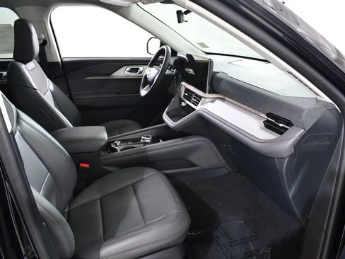 New 2025 Ford Explorer Active w/ Active Comfort Package image 10