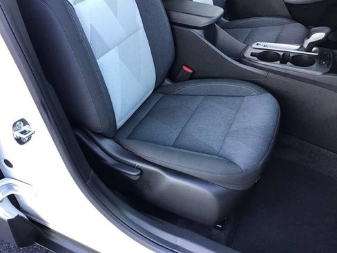 Used 2024 Chevrolet Trax LS w/ LS Convenience Package FWD image 11