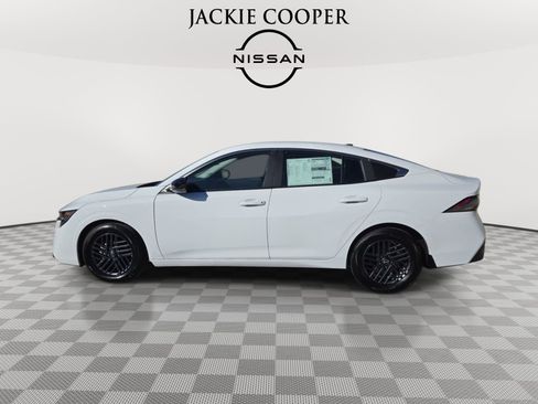 New 2026 Nissan Sentra SV w/ SV Convenience Package image 2