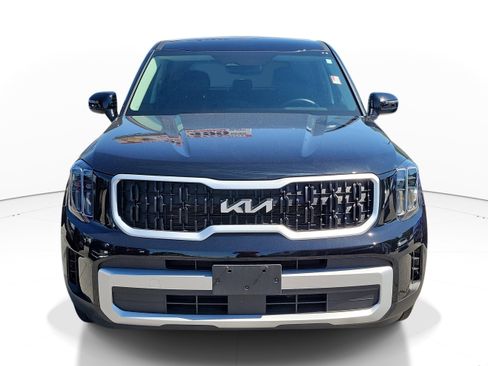 Used 2023 Kia Telluride LX FWD image 2