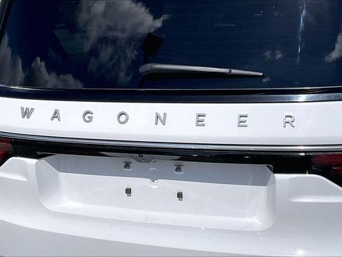 Used 2022 Jeep Wagoneer Series II w/ Premium Group I RWD image 27