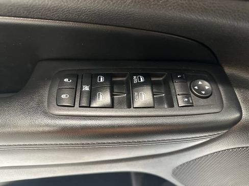 Used 2017 Jeep Grand Cherokee Altitude AWD/4WD image 24