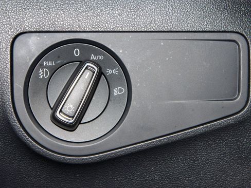 Used 2019 Volkswagen Tiguan SEL image 29