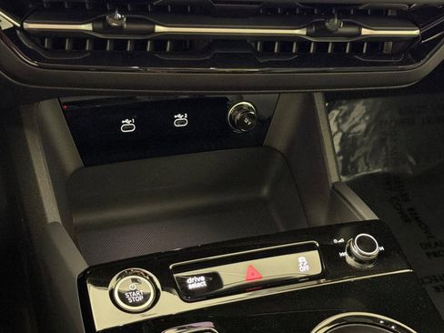 Certified 2025 Audi A6 e-tron Premium w/ Convenience Package image 19