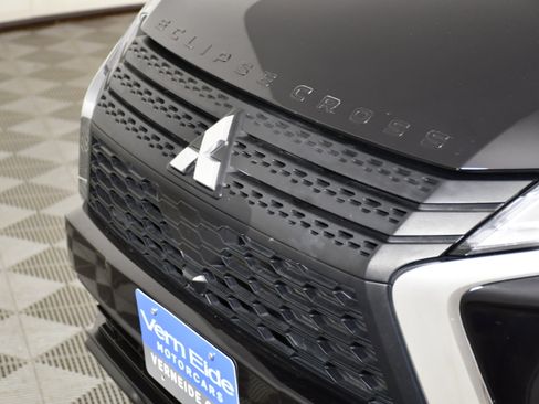 Used 2024 Mitsubishi Eclipse Cross LE AWD/4WD image 11