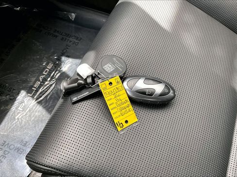 Certified 2026 Hyundai Palisade Calligraphy AWD/4WD image 15