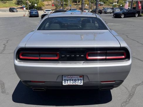 Used 2016 Dodge Challenger SXT RWD image 6