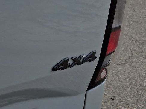 Certified 2024 Nissan Frontier S image 31