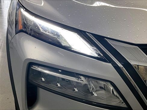 Used 2023 Nissan Rogue SV image 30