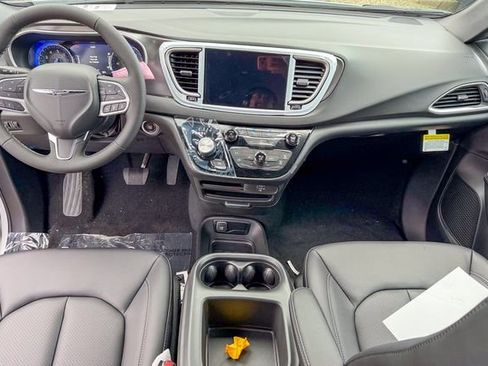 New 2026 Chrysler Voyager LX FWD image 23