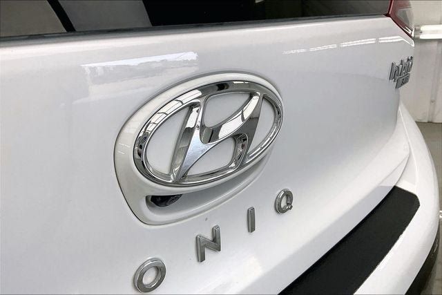 Used 2017 Hyundai Ioniq Blue FWD image 31