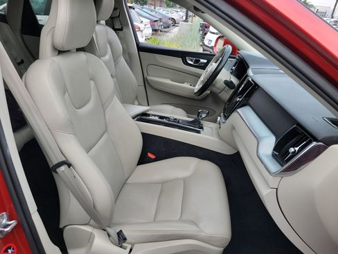 Used 2018 Volvo XC60 T6 Momentum w/ Convenience Package AWD/4WD image 20