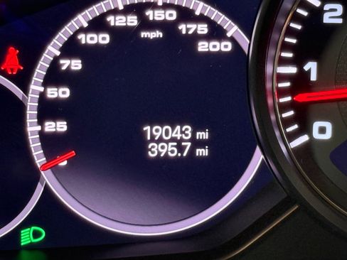 Used 2023 Porsche Panamera 4S image 30