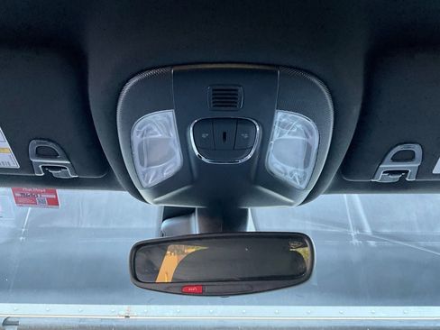 Used 2025 Jeep Compass Latitude image 15