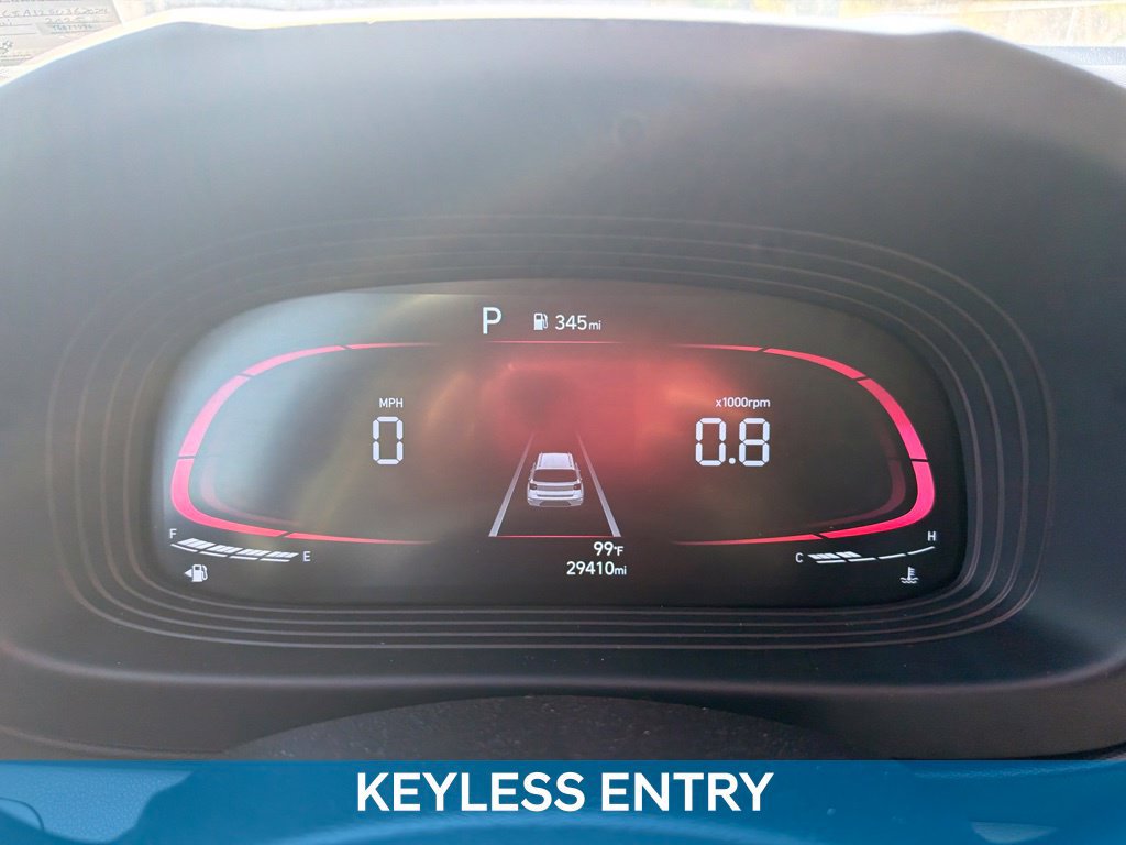 Used 2025 Hyundai Venue SEL FWD image 3
