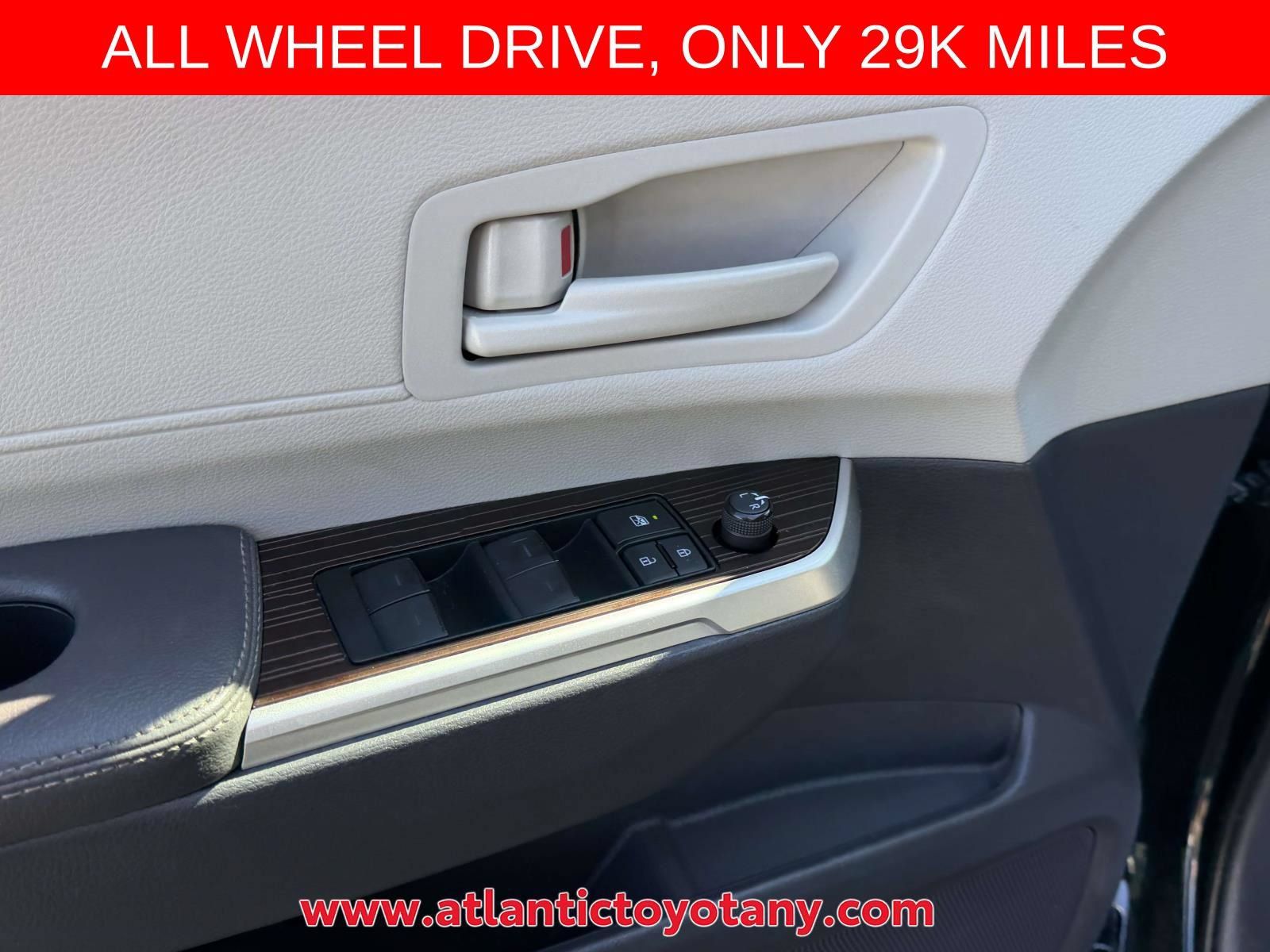 Used 2022 Toyota Sienna LE AWD/4WD image 19