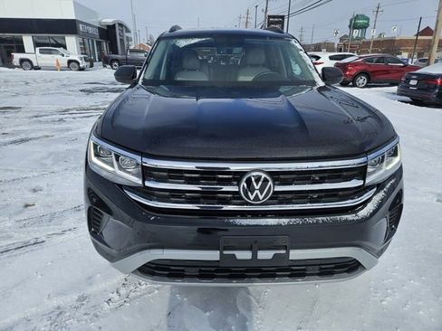 Used 2022 Volkswagen Atlas SE image 2