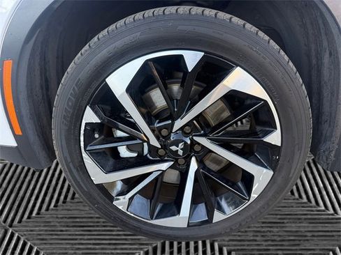 Used 2024 Mitsubishi Outlander SE Black Edition image 35