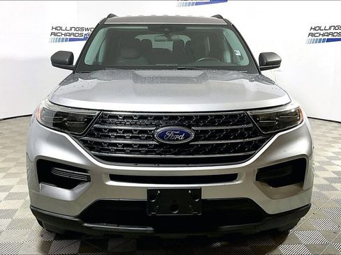 Used 2021 Ford Explorer XLT RWD image 2
