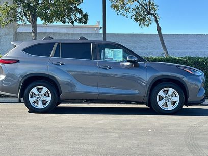 Used 2023 Toyota Highlander LE