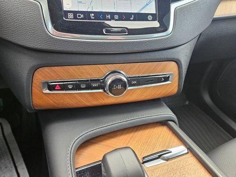 Used 2023 Volvo XC90 B6 Plus w/ Protection Package Premier image 23