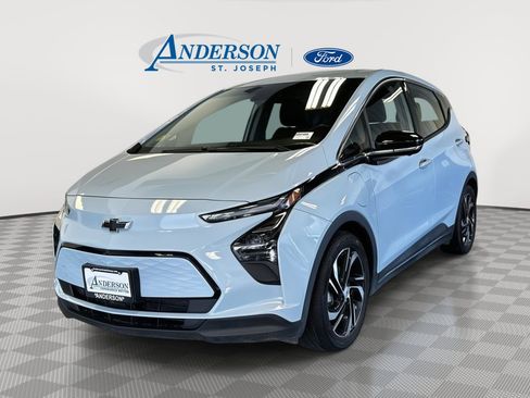 Used 2022 Chevrolet Bolt LT w/ Infotainment Package image 1