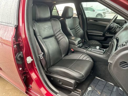 Used 2023 Chrysler 300 C image 25