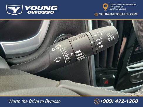 Used 2020 Chevrolet Traverse LT w/ LT Premium Package AWD/4WD image 16