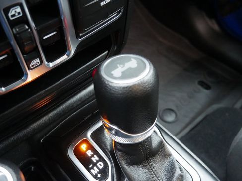 Used 2022 Jeep Wrangler Unlimited Willys image 18