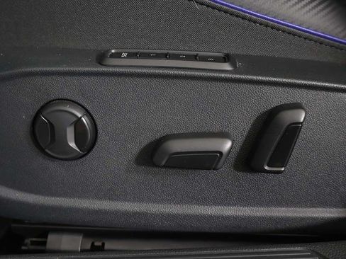 Used 2023 Volkswagen Golf R AWD/4WD image 37