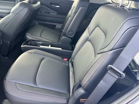 New 2026 Nissan Pathfinder SL w/ SL Premium Package AWD/4WD image 18